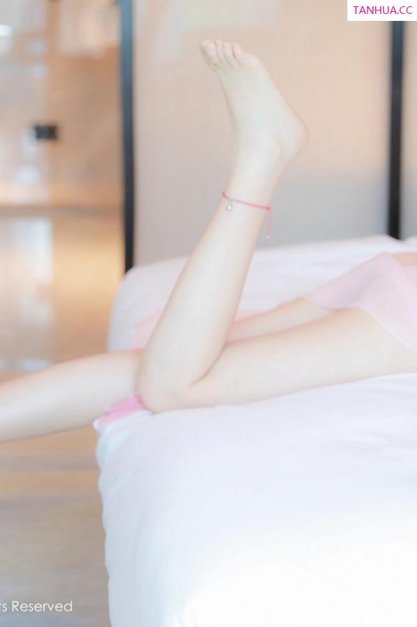   [XiuRen]高清写真图 2024.06.19 No.8724 陈柒柒 美腿性感第56张图片